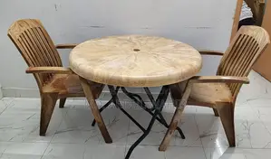 ডাইনিং টেবিল