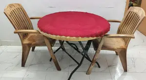 ডাইনিং টেবিল