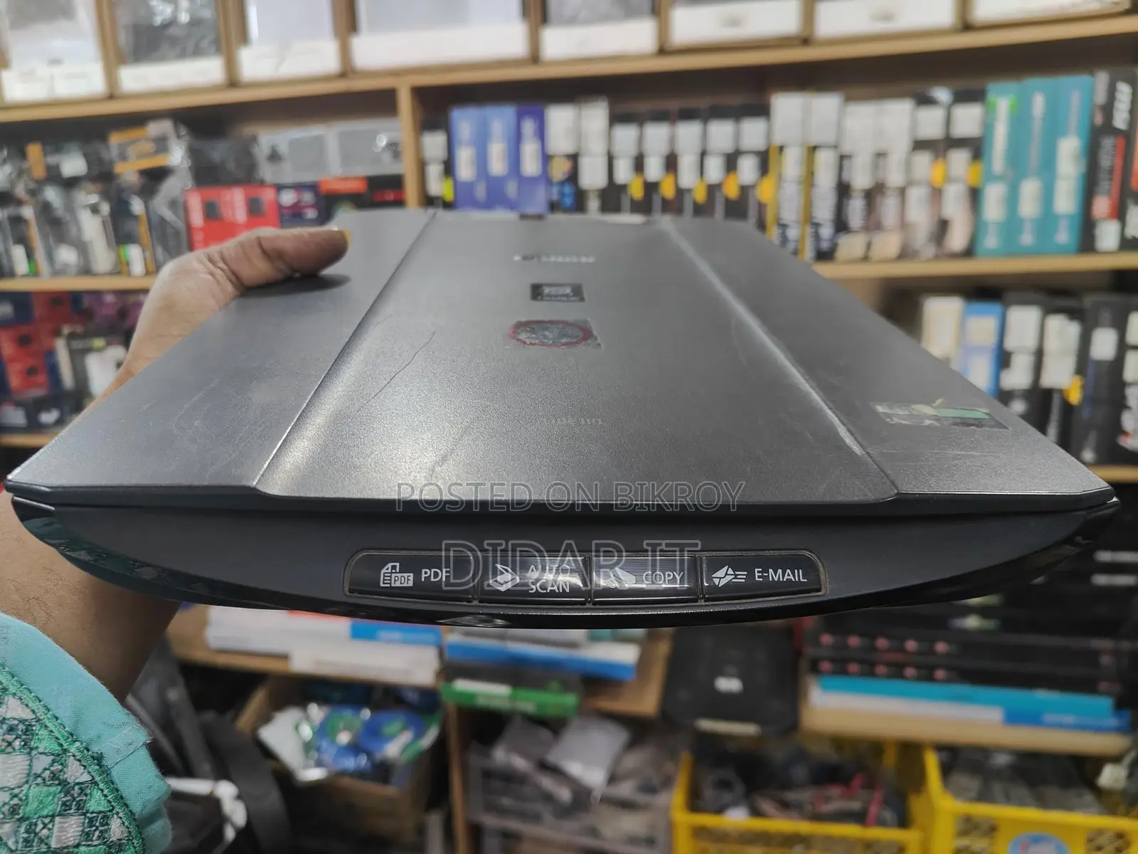 একদম ফ্রেশ কন্ডিশনের Canon LiDE 110 স্ক্যানার বিক্রি হবে!