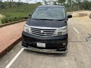 Toyota Alphard . 2005