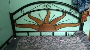 লোহার একটি খাট বিক্রয় করা হবে
