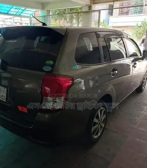 Toyota Fielder 2012