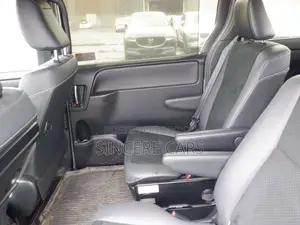 Toyota Voxy ZS KIRAMEKI HYB 2021