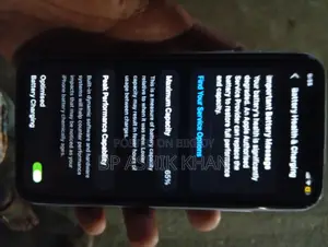 Apple iPhone 11 . (Used)