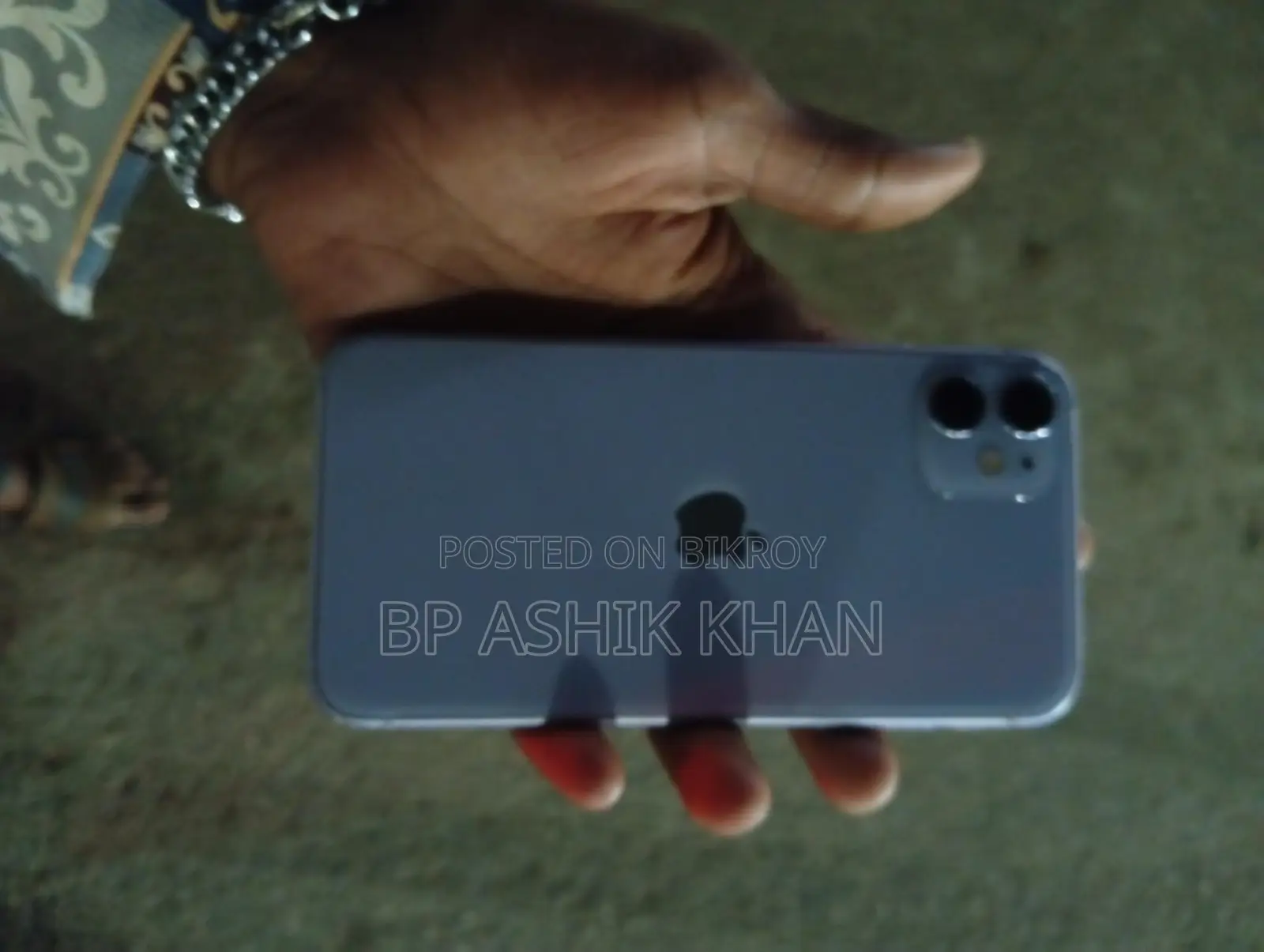 Apple iPhone 11 . (Used)