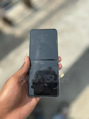 Samsung Galaxy Z Flip 4 (Used)