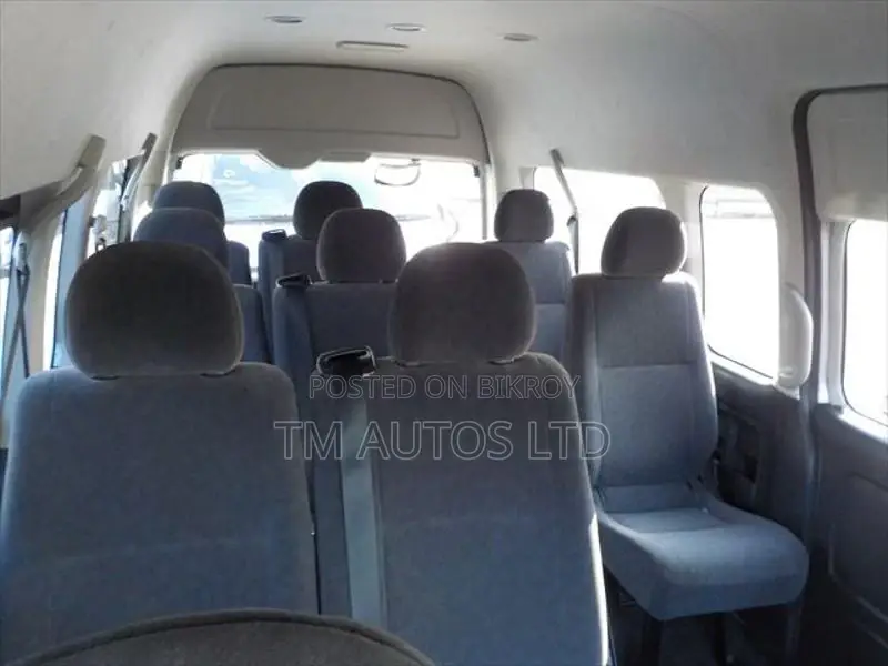 Toyota Hiace GRAND CABIN SILVER 2021