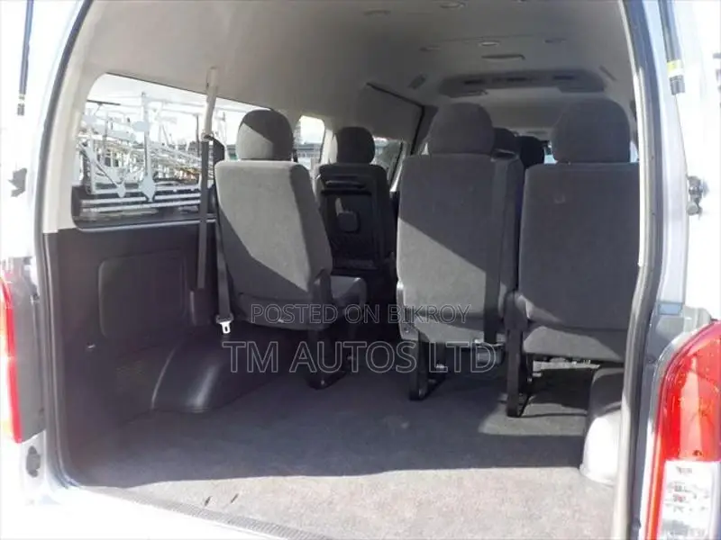Toyota Hiace GRAND CABIN SILVER 2021