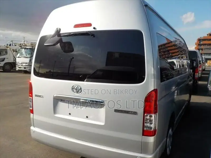 Toyota Hiace GRAND CABIN SILVER 2021