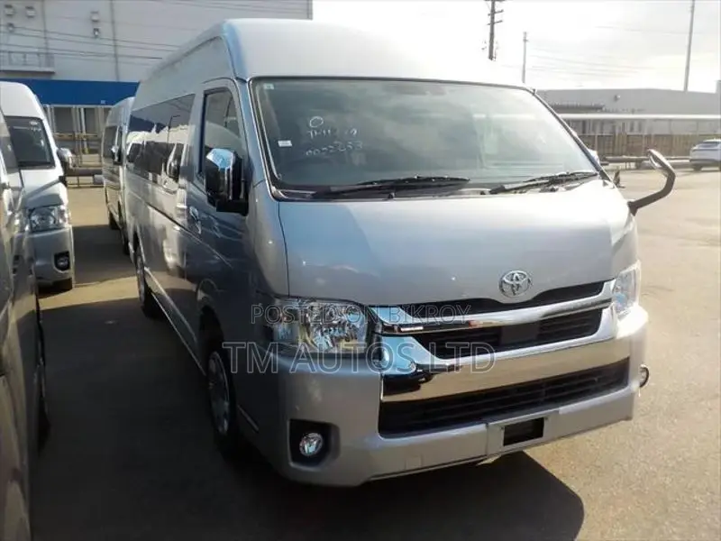 Toyota Hiace GRAND CABIN SILVER 2021