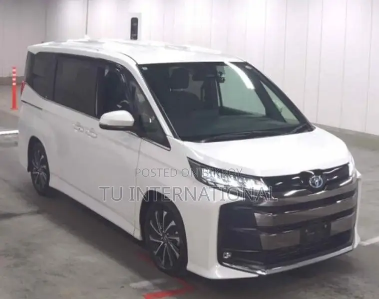 Toyota Noah SZ PACKAGE-HYBRID 2024