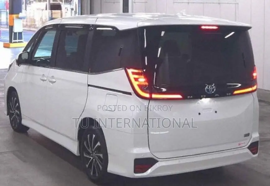 Toyota Noah SZ PACKAGE-HYBRID 2024