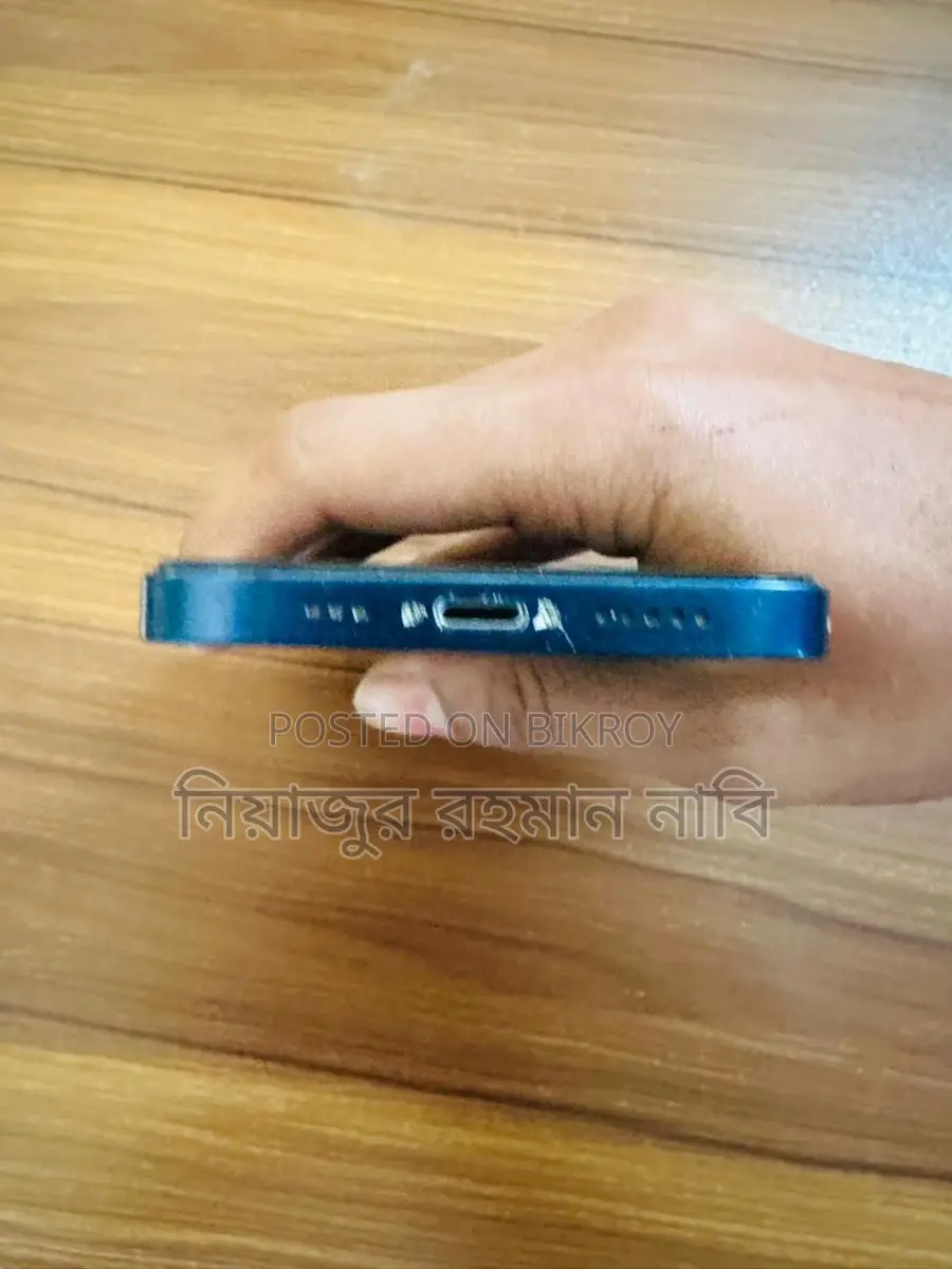 Apple iPhone 12 (Used)