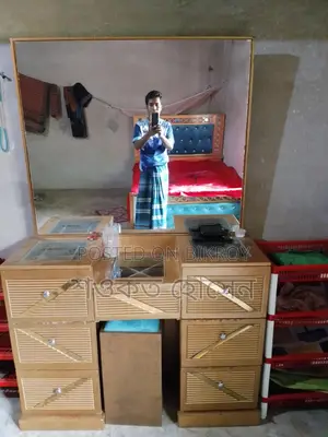 একটি খাট ও ড্রেসিং টেবিল বিক্রি হবে