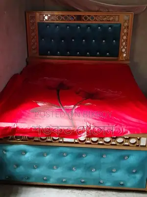 একটি খাট ও ড্রেসিং টেবিল বিক্রি হবে