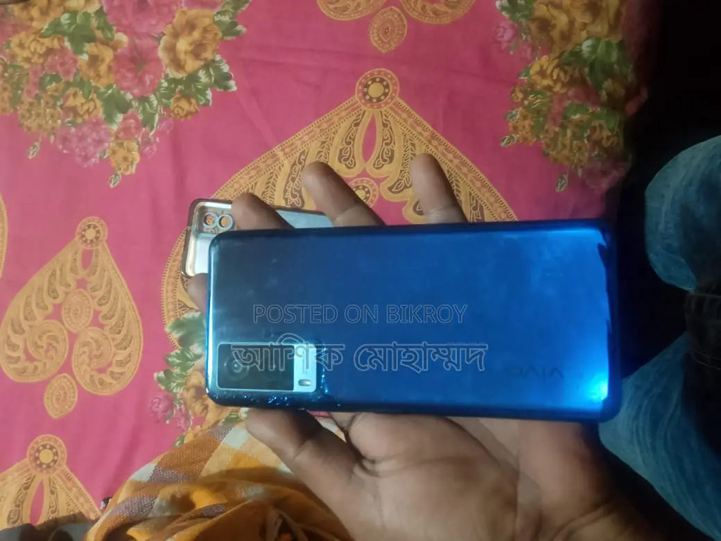 Vivo V21e 8/128 (Used)