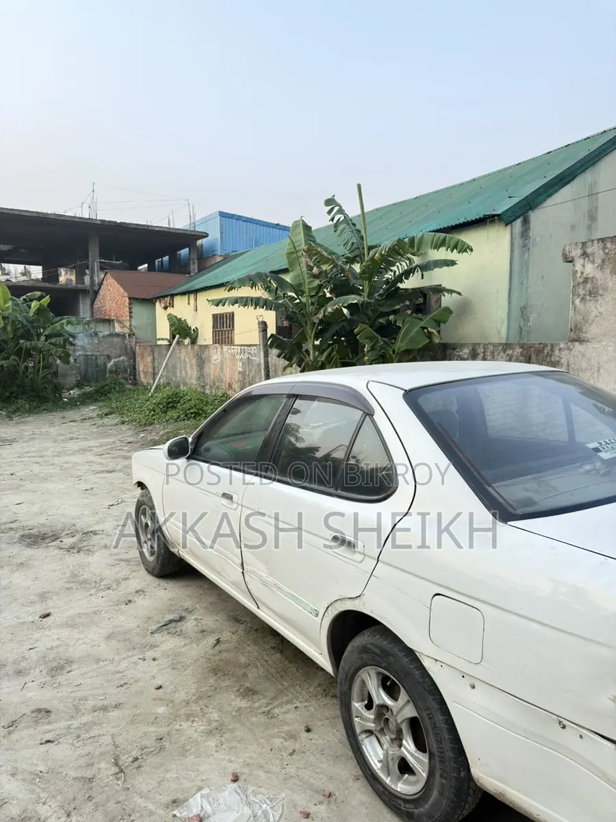 Nissan Sunny 2004