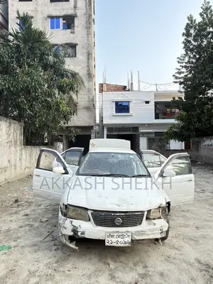 Nissan Sunny 2004