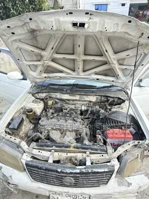 Nissan Sunny 2004