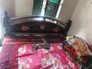 স্টিল এবং মেয়েগুলি কাট