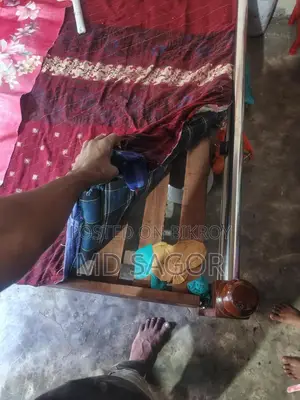 স্টিল এবং মেয়েগুলি কাট