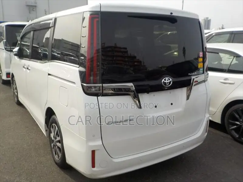 Toyota Esquire Gi Premium 2021