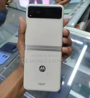 Motorola Razr ৮/২৫৬ এক্সচেঞ্জ (ব্যবহৃত)