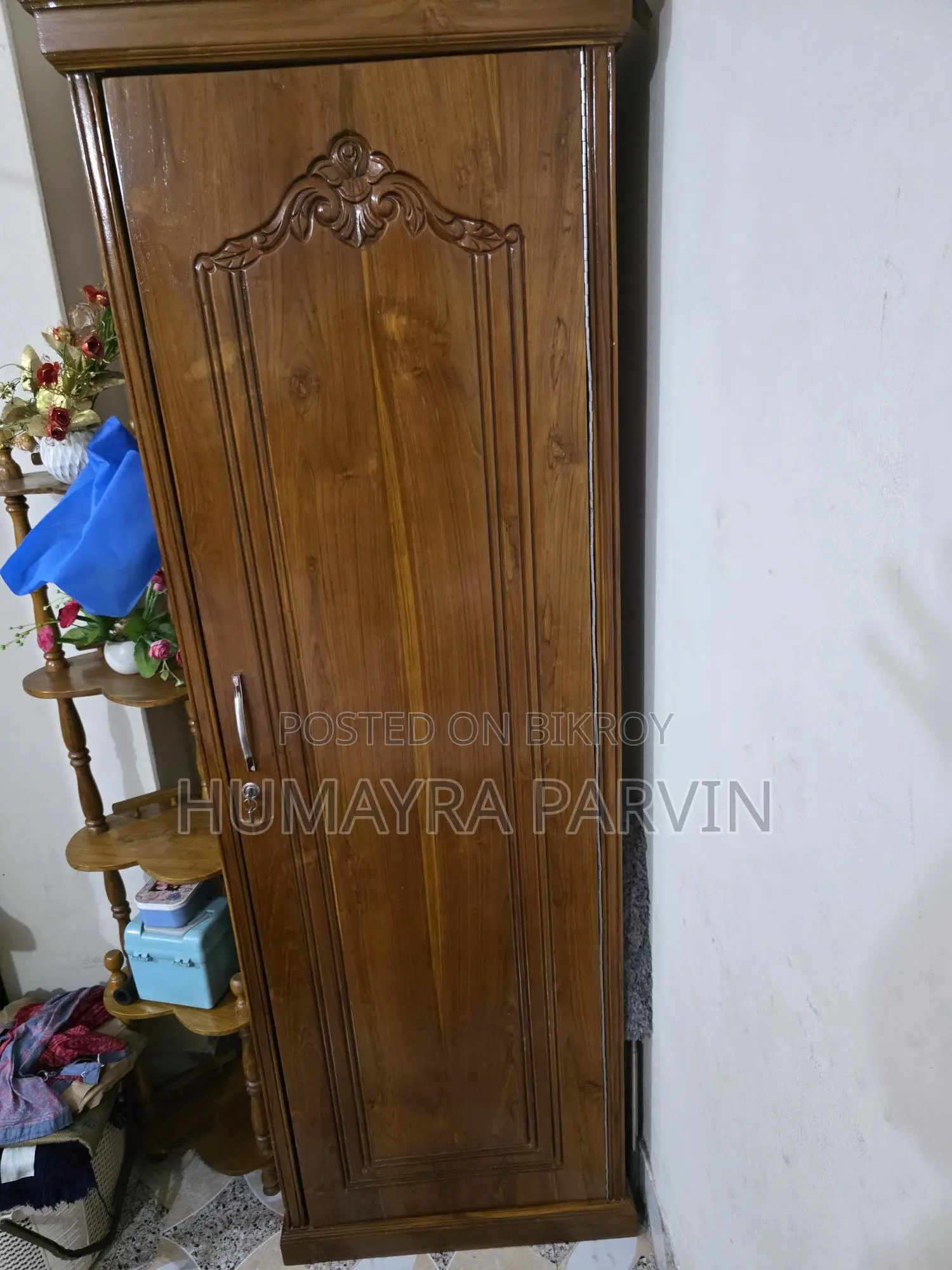 চিটাগং সেগুন কাঠের আলমারি।