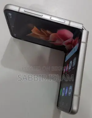 Samsung Galaxy Z Flip3 (Used)