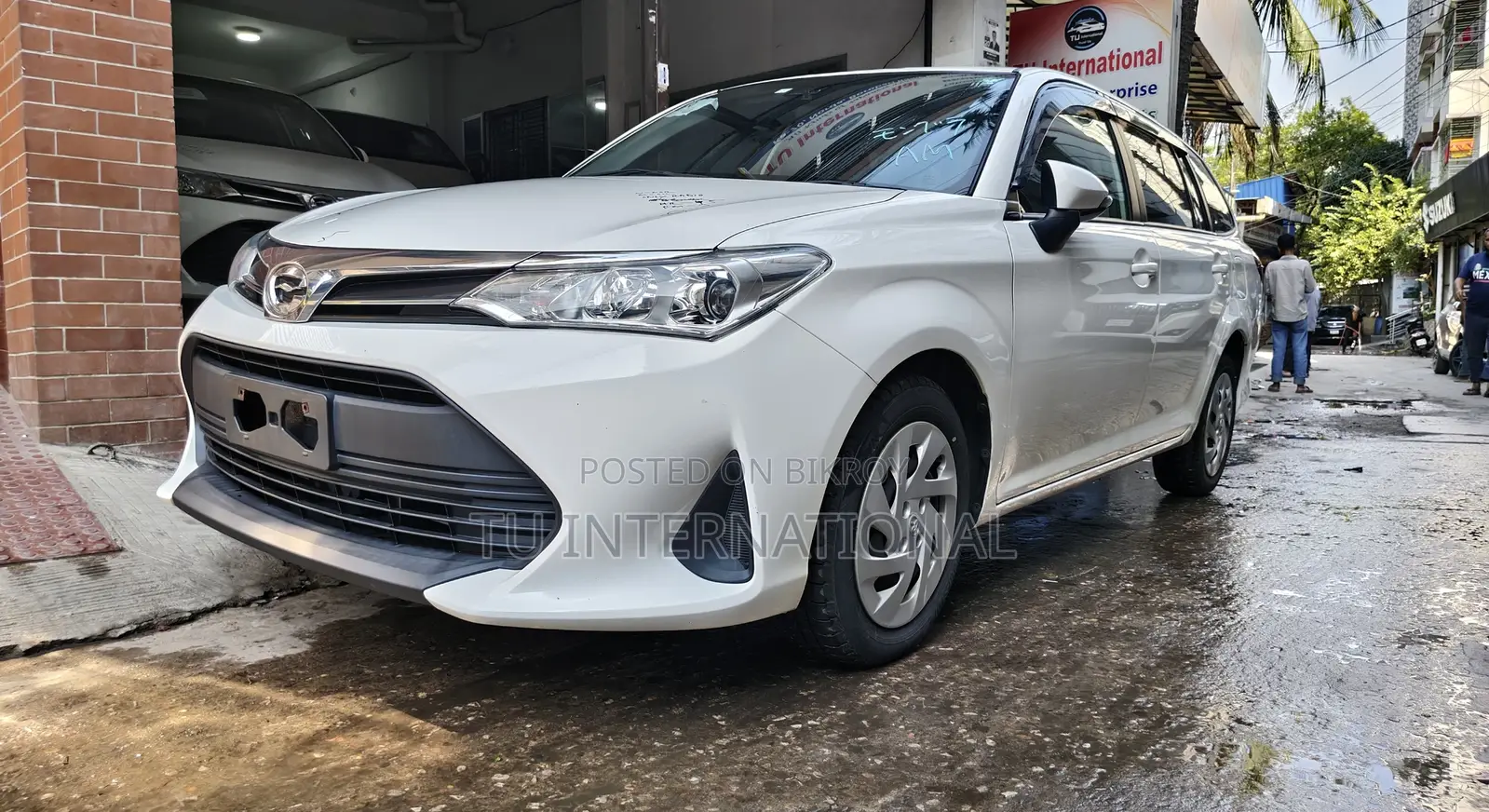 Toyota Fielder non hybrid push 2020