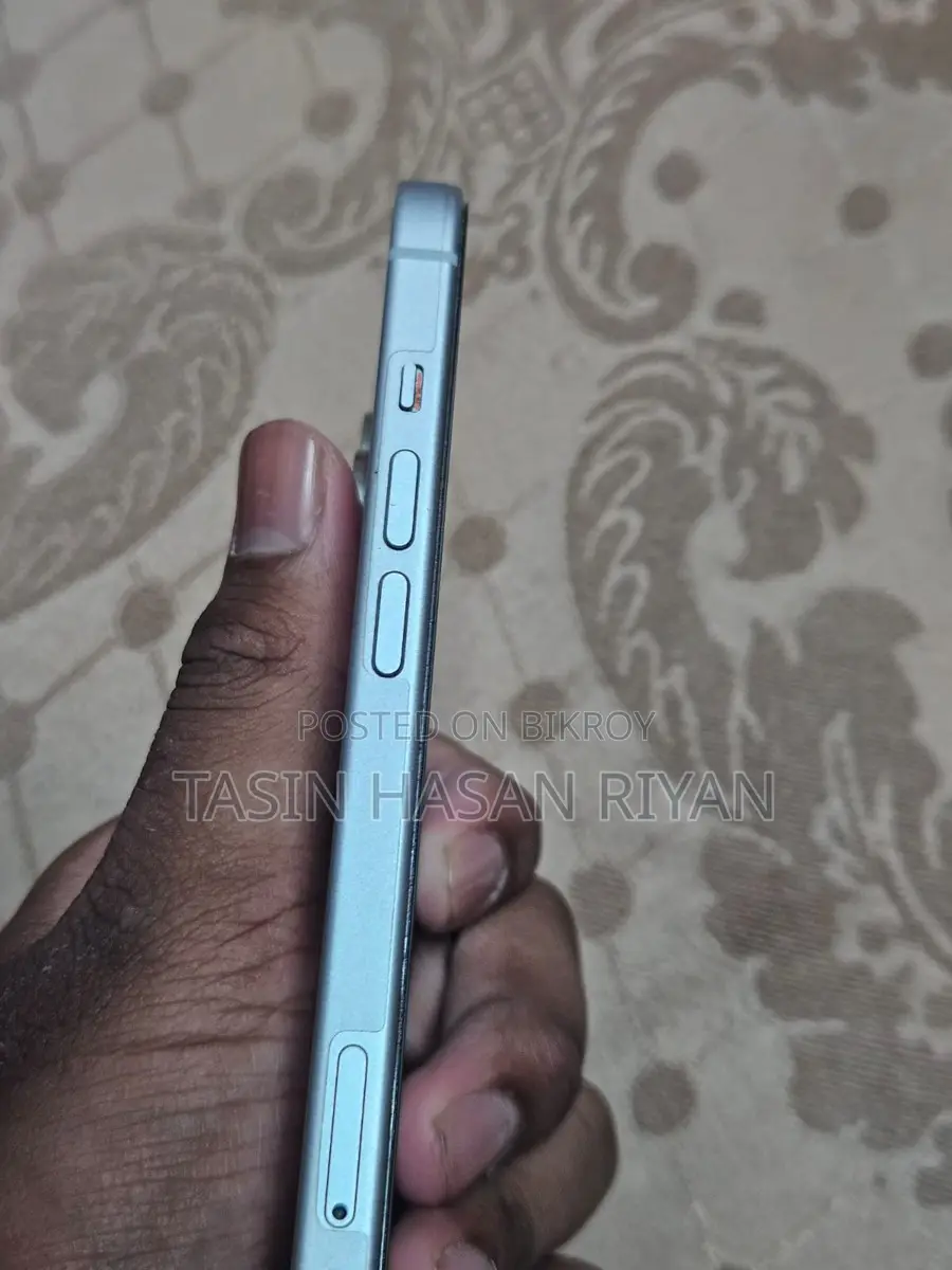 Apple iPhone 15 (Used)