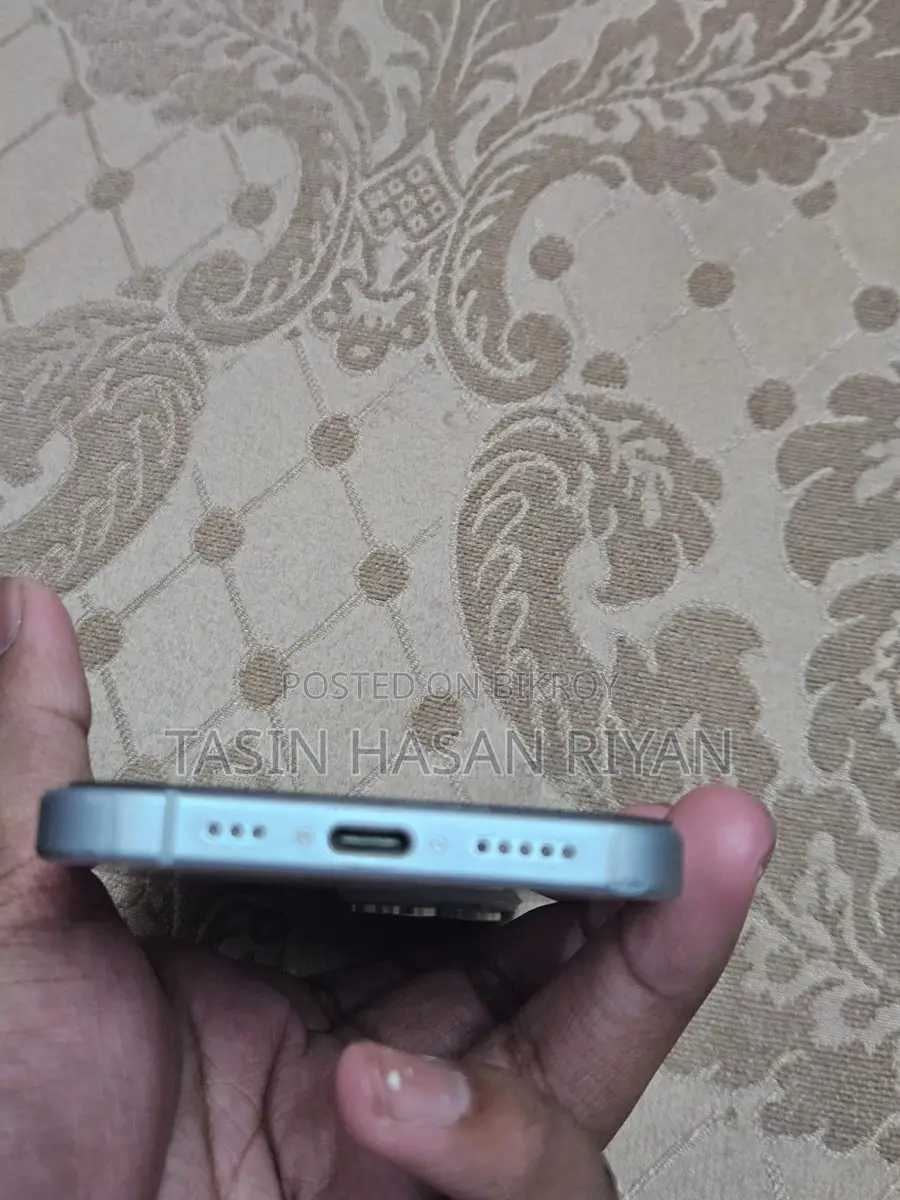 Apple iPhone 15 (Used)