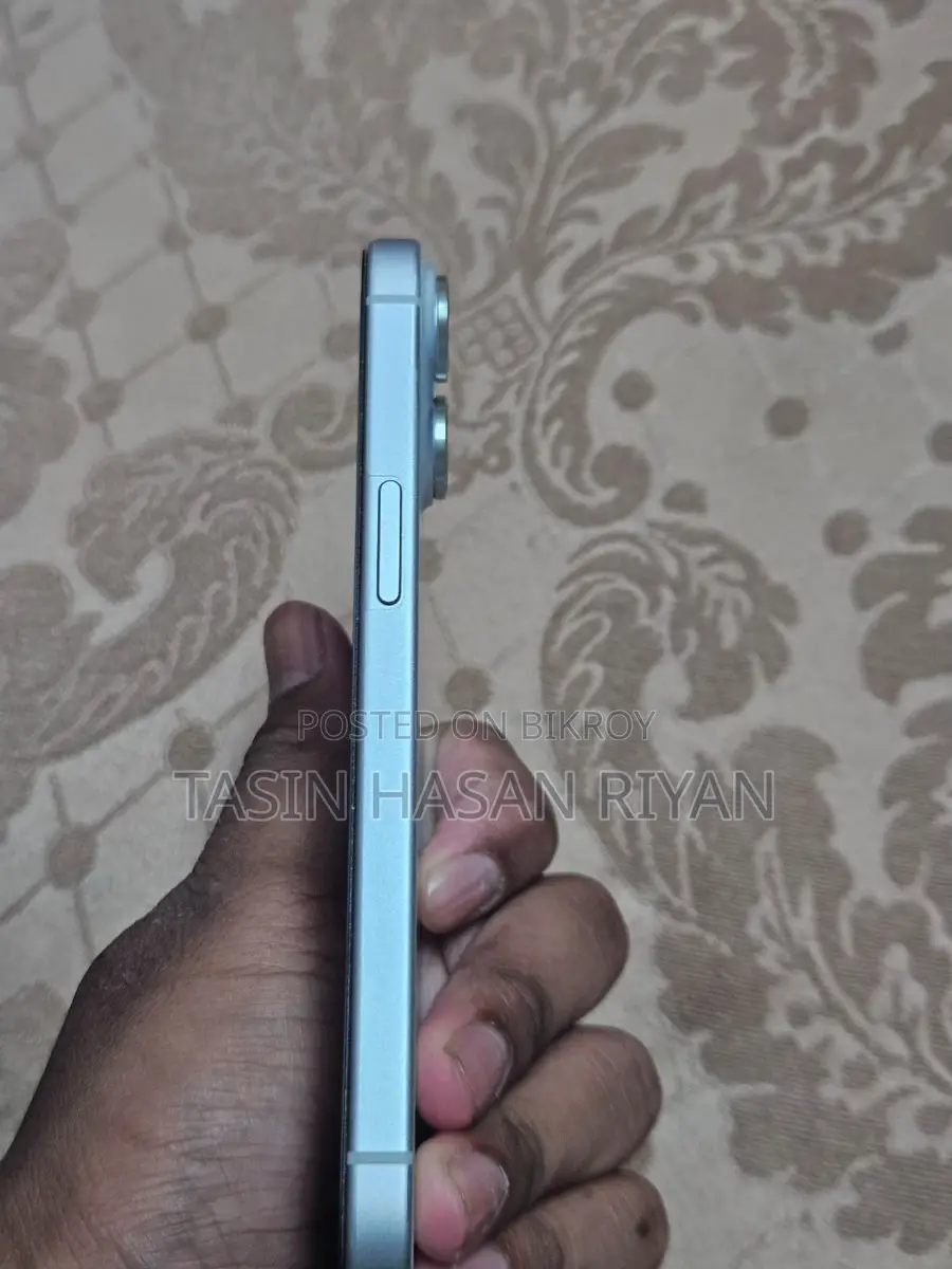 Apple iPhone 15 (Used)