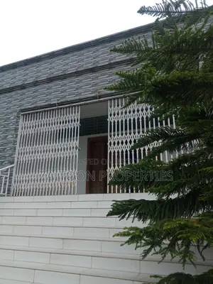 বিলাসবহুল এই বাংলো বাড়ি হতে পারে আপনার স্বপ্নের ঠিকানা।