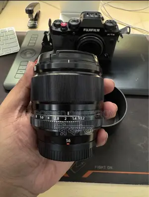 Fujiflim 56mm 1.2 lens
