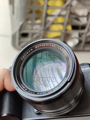 Fujiflim 56mm 1.2 lens
