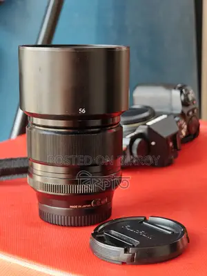 Fujiflim 56mm 1.2 lens