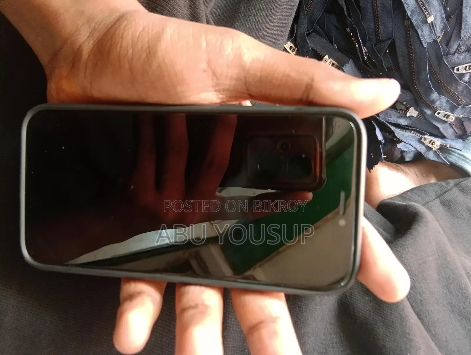 Apple iPhone XS . (Used)