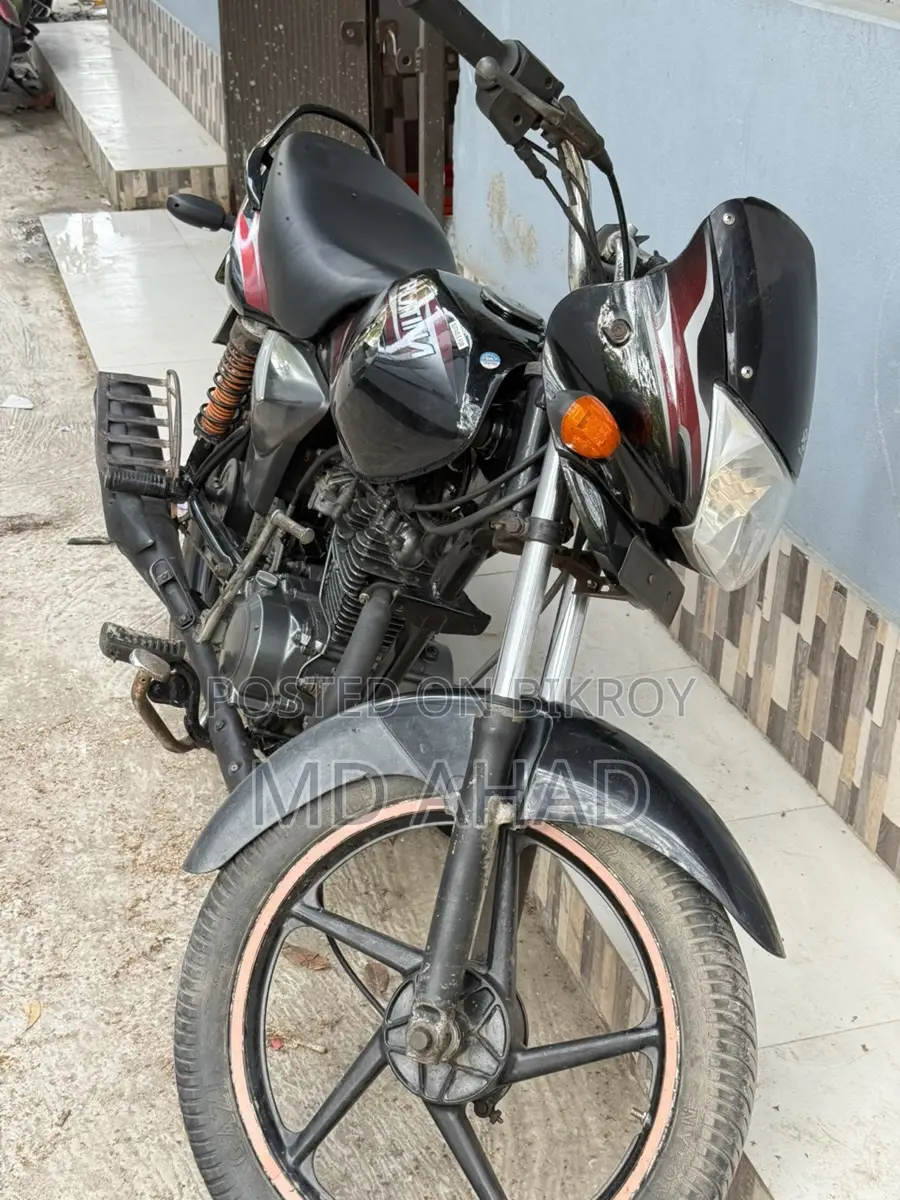Bajaj Platina 100 . 2017