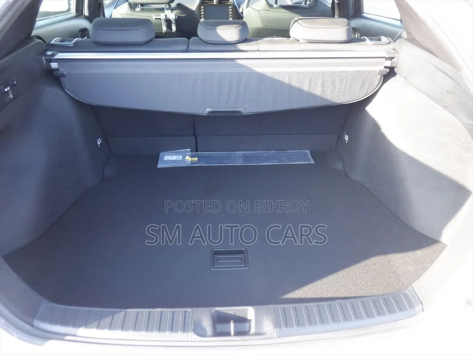 Toyota Prius S Safety Plus Pearl 2021