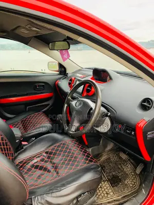 Toyota ist 2003
