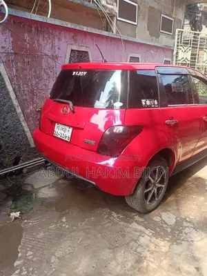 Toyota ist 2003