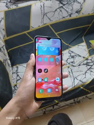 Samsung Galaxy A70 128 GB White