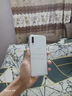 Samsung Galaxy A70 128 GB White