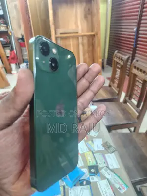 Apple iPhone 13 (Used)