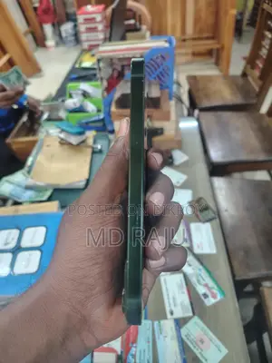 Apple iPhone 13 (Used)