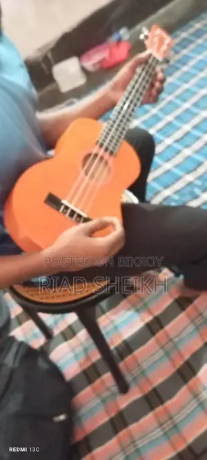 Ukulele বিক্রির জন্য