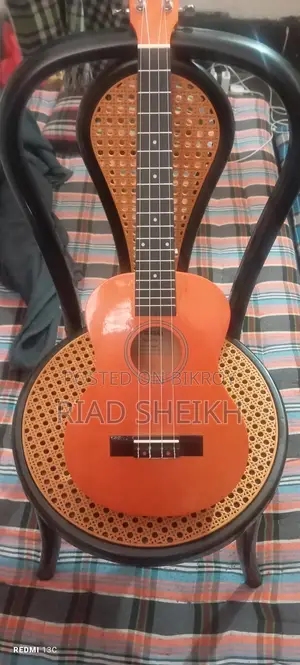 Ukulele বিক্রির জন্য