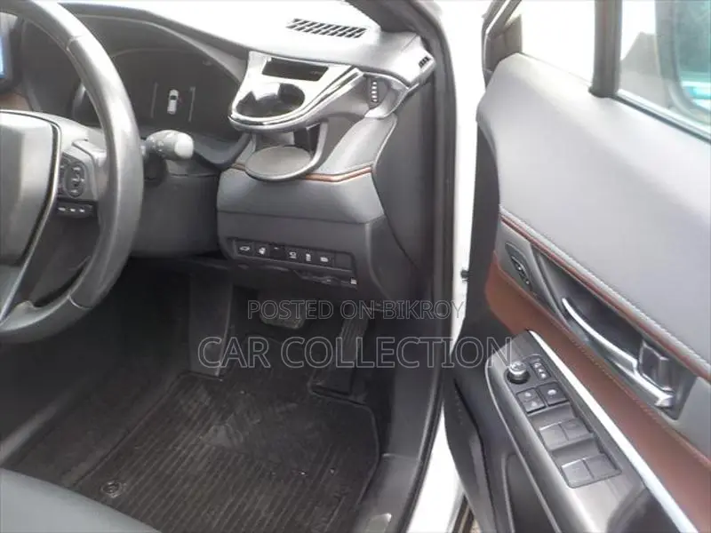 Toyota Harrier Z Leather HV Pearl 2023