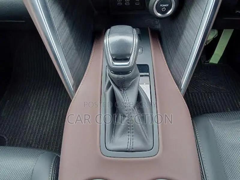 Toyota Harrier Z Leather HV Pearl 2023